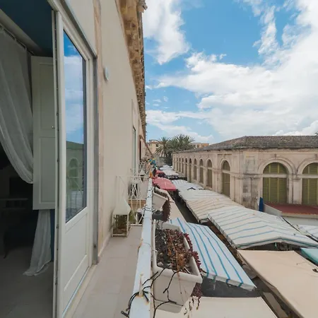 Apartamento Arco Del Mercato *